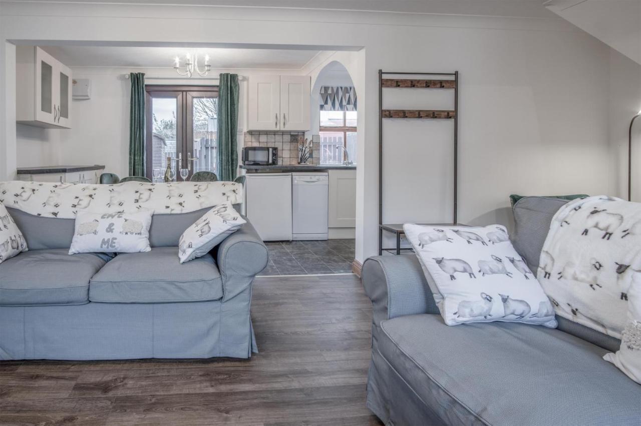 Old Keg Yard - 2 Bedroom Holiday Cottage - Narberth Εξωτερικό φωτογραφία
